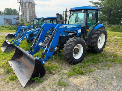 NEW HOLLAND TD5030 AGRICULTURAL TRACTOR SN:ZAJN51462 4x4, powered by Iveco diesel engine, equipped