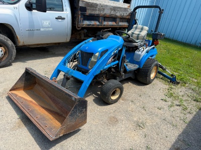 NEW HOLLAND T222DA AGRICULTURAL TRACTOR SN:Z6NXD1066 4x4, powered by Shibaura 3 cylinder diesel