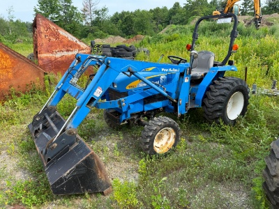NEW HOLLAND T1520 AGRICULTURAL TRACTOR SN:Z9NGL1065 4x4, powered by Shibaura diesel engine, equip...