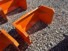 NEW 36IN. MINI SNOW PUSHER MINI TRACK LOADER ATTACHMENT
