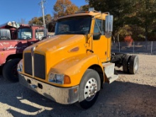 2005 KENWORTH CAB & CHASSIS VN:103104 powered by diesel engine, equipped with automatic
