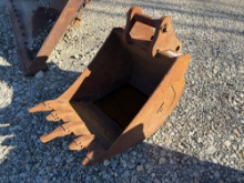 24IN. DIGGING BUCKET TRACTOR LOADER BACKHOE ATTACHMENT