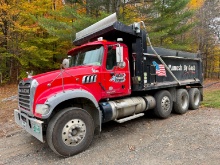 2017 MACK GU713 GRANITE DUMP TRUCK VN:1M2AX09C6HM034246 powered by Mack MP8-425M diesel engine,