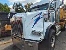 2014 KENWORTH T800 ROLLOFF TRUCK powered by Cummins diesel engine, equipped with autoshift