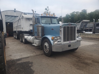 2005 PETERBILT 379 TRUCK TRACTOR powered by Cat C15 diesel engine, equipped with Eaton 18 speed