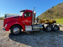 2015 KENWORTH T880 TRUCK TRACTOR VN:1XKZDP0X5FJ448288 powered by Paccar MX-13 diesel engine,