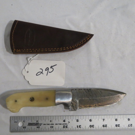 Hand Made Damascus Knife