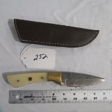 Hand Made Damascus Knife