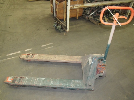 3,000 LB Pallet Jack-