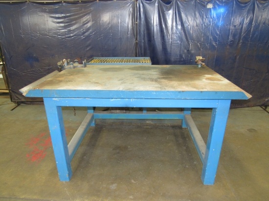 Steel Work Table With Pipe Vise-