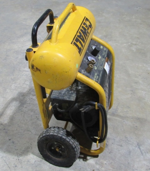 DeWalt 4.5 Gallon Air Compressor-