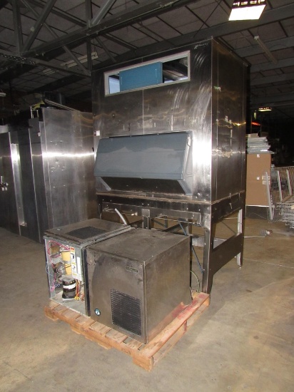 Large Ice Maker With Storage-