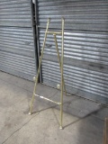 Easel-