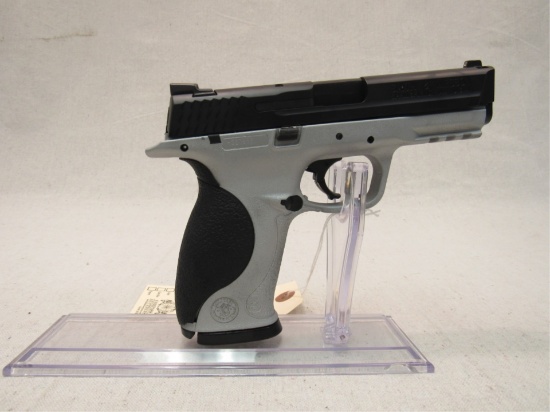 Smith & Wesson M&P40 .40-