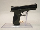 Smith & Wesson M&P40 .40-
