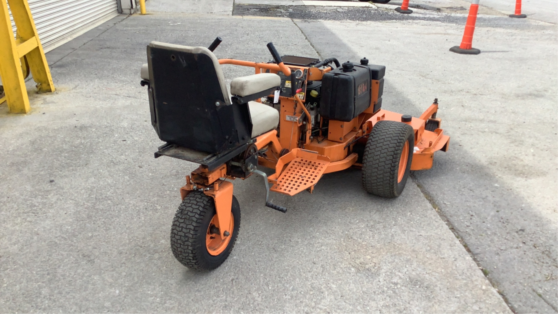 Great Dane GDSM61 stand-up zero turn mower - Schneider Auctioneers LLC