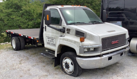 2004 GMC C5500 Flat Bed 2WD
