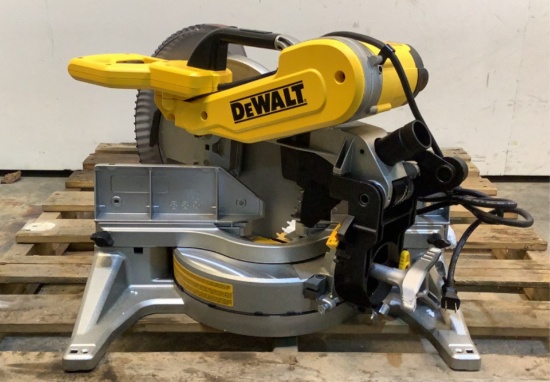 DeWalt 12" Double Bevel Compound Miter Saw DWS716