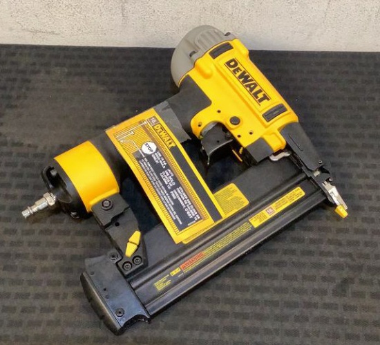 DeWalt 18Ga Nail Gun DWFP12233