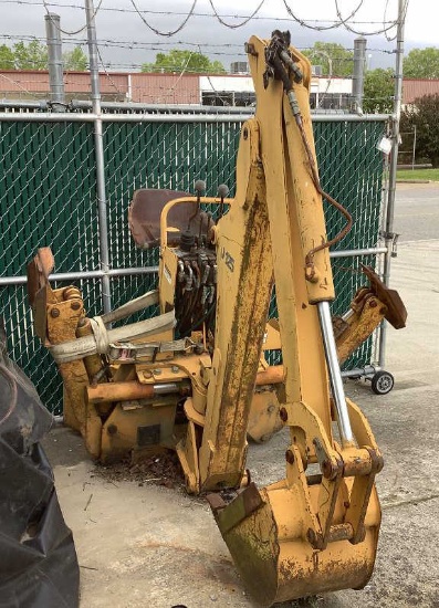 Case Backhoe Attachment H939218 D125