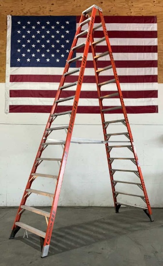 Werner 16' Fiberglass Step Ladder T7416