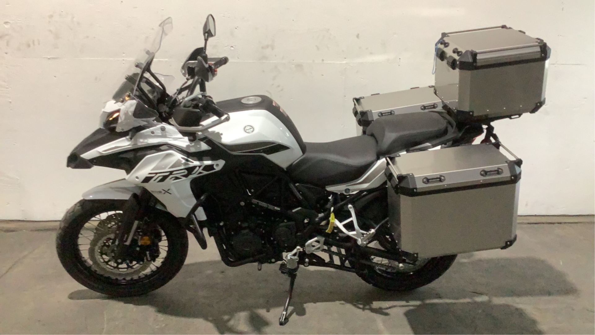 Benelli trk 502 adventure clearance