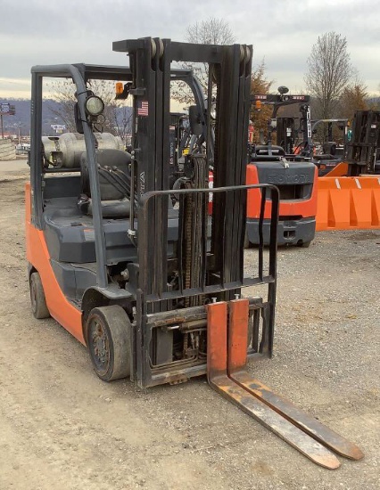 Toyota 4,500Lb LP Forklift 8FGCU25
