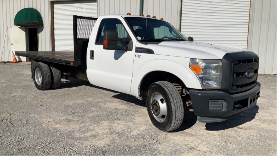 2013 Ford F-350 SD XL Flatbed Truck 4X2