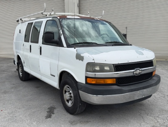 2005 Chevrolet Express Cargo Van RWD