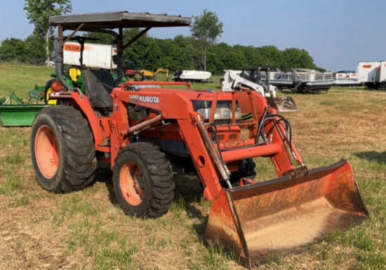 2000 Kubota Tractor L3010 GST