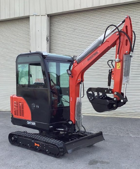 *NEW* 2025 AGT Gas Powered Mini Excavator QNT50R