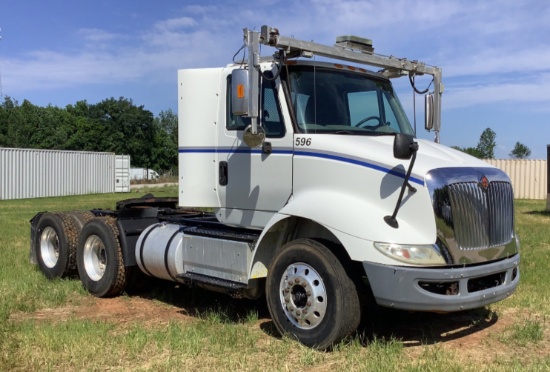 2016 International 8600 SBA Toter Semi 6x4