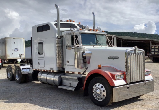 1999 Kenworth W900L Studio Sleeper Cab 6x4