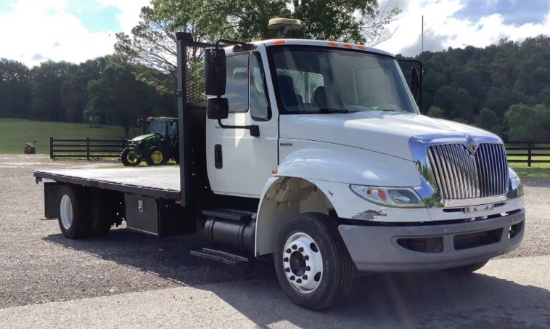 2009 International 4400 SBA LP Flat Dump Bed Truck
