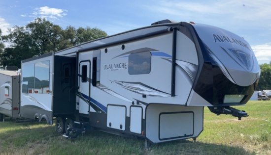 2018 Keystone 5th Wheel Camper Avalanche
