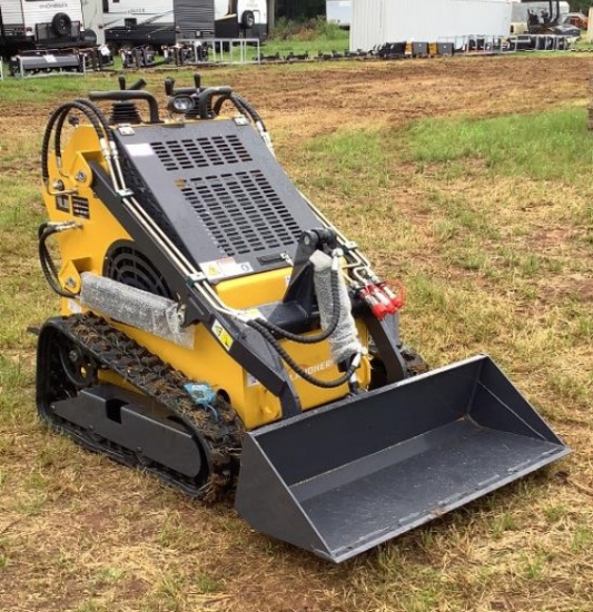 2025 Land Hero Gas Powered Mini Skid Steer LDH-T46