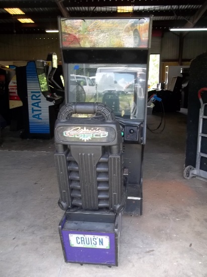 Midway Nintendo Cruis'n World Driving Arcade Game
