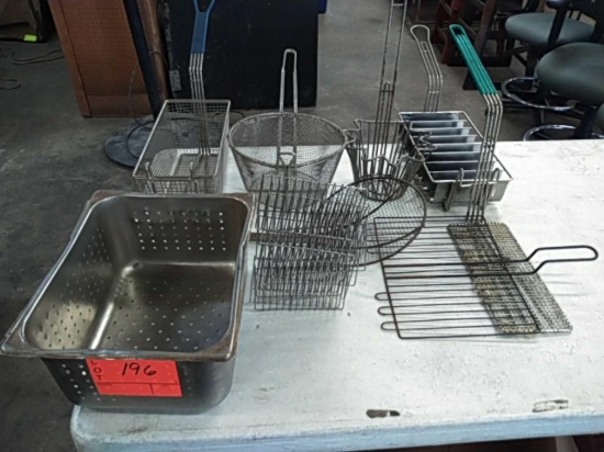 Lot of various fry baskets, pie baskets, strainer, flour basket