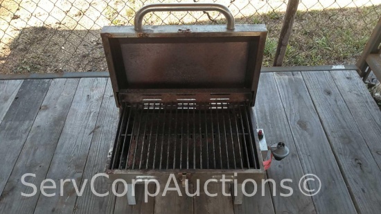 Lot on Shelf: Master Forge Portable Table Top Gas Grill