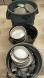 Lot in 3 Cans of Various Cake/Pie Pans