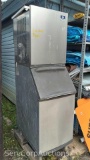 Manitowoc Ice Maker with Ice Bin, Broken