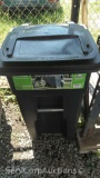 Toter 2-Wheel 32-Gallon Garbage Can