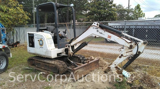 1998 Bobcat Excavator, 4535 Hours, SN: 514015916, Runs, Missing Bucket, One Track Does Not Operate,