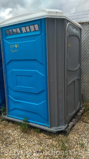 Poly-John Wheelchair Accessible Port-O-Let (Located at 1304 N. Florida...St in Covington, LA 70433)