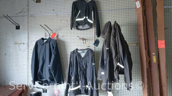 Lot Of Dickies Windbreaker Jackets (1-Medium, 3-Extra Large)