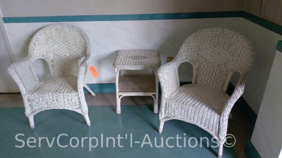 Lot of White Wicker Chairs & Center Table | Industrial Machinery ...