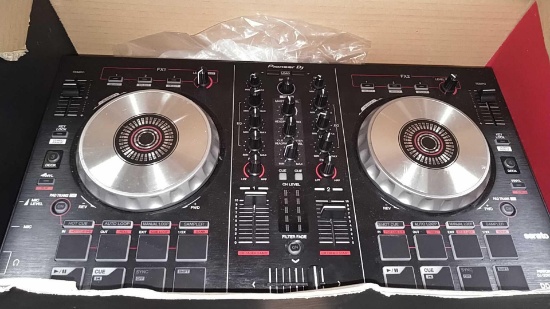 Lot on 2 Shelves of Pioneer DJ DDJ-SB3 DJ Controller & Sony Stereo