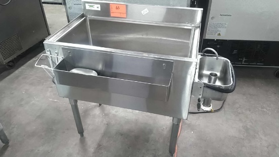 Regency 30" Under Bar Ice Well Model 600IB1830