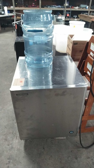 Hoshizaki KMD-410MAJ 22" Crescent Cube Ice Machine Head with 5-Gallon Sof-T-Ice Tote Bucket
