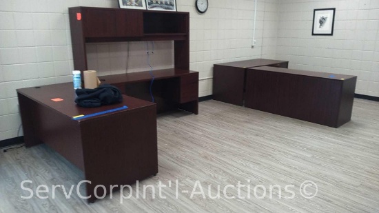 Lot in Classroom #1: 4 Various Desks (1 with Hutch), 5 Various Office Chairs, 2 Folding chairs